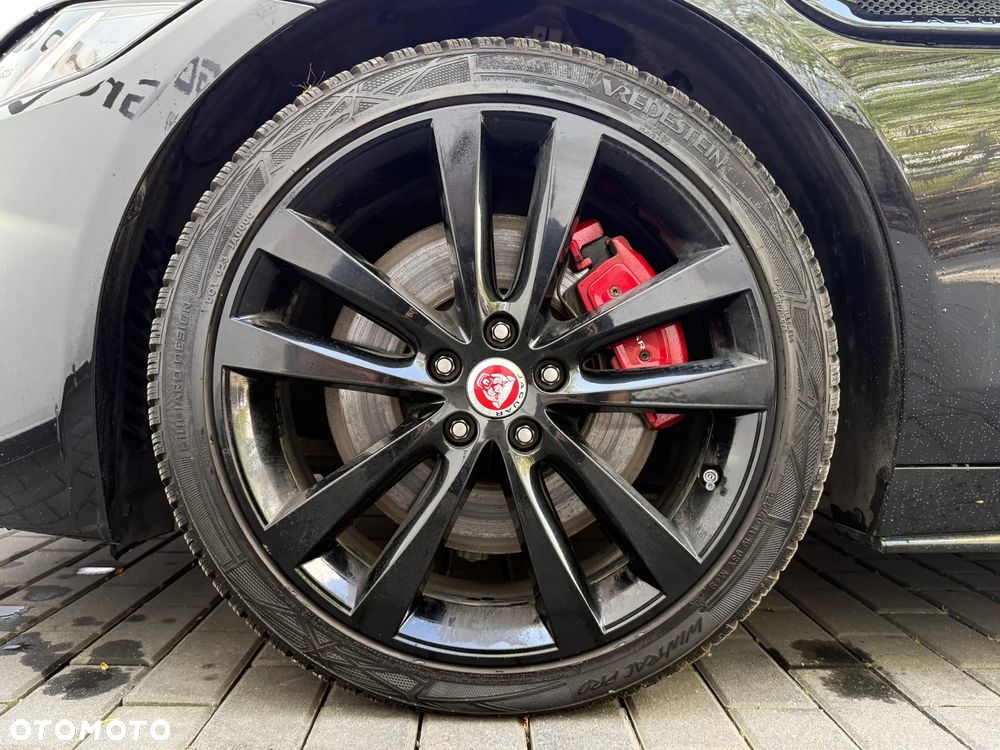 Jaguar XE 2.0 D200 mHEV R-Dynamic Black - 8