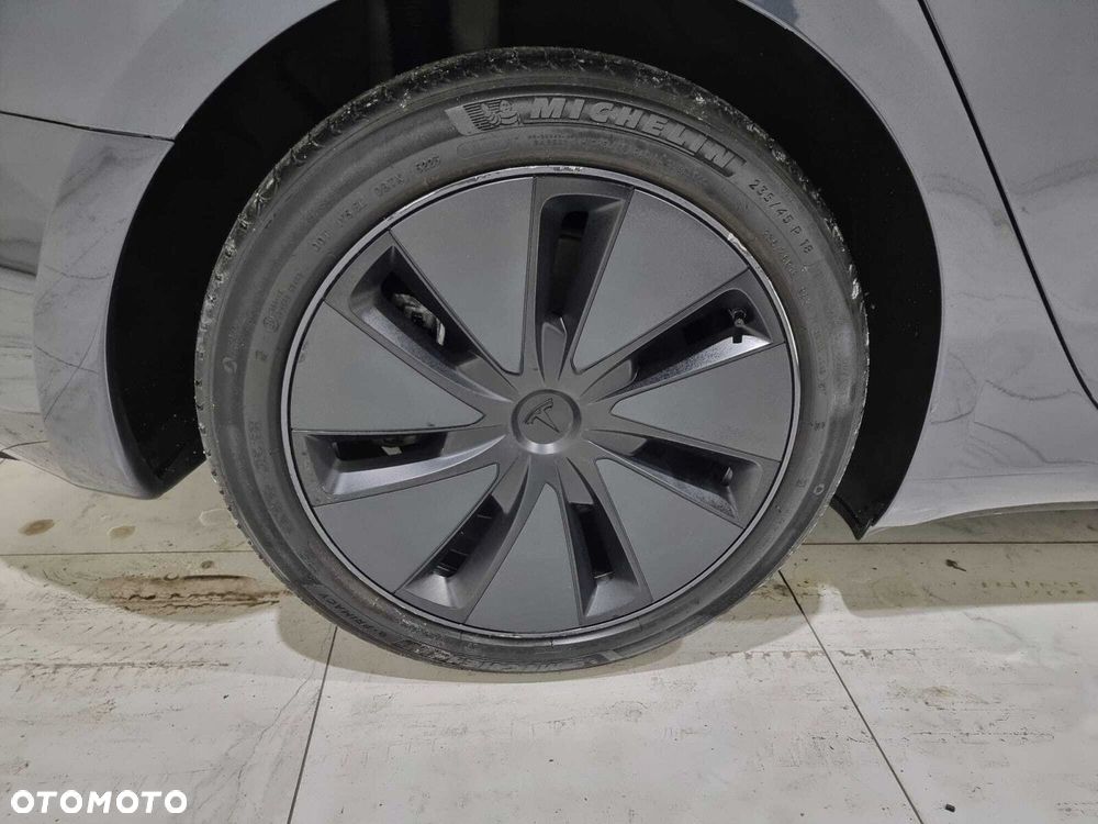 Tesla Model 3 - 30