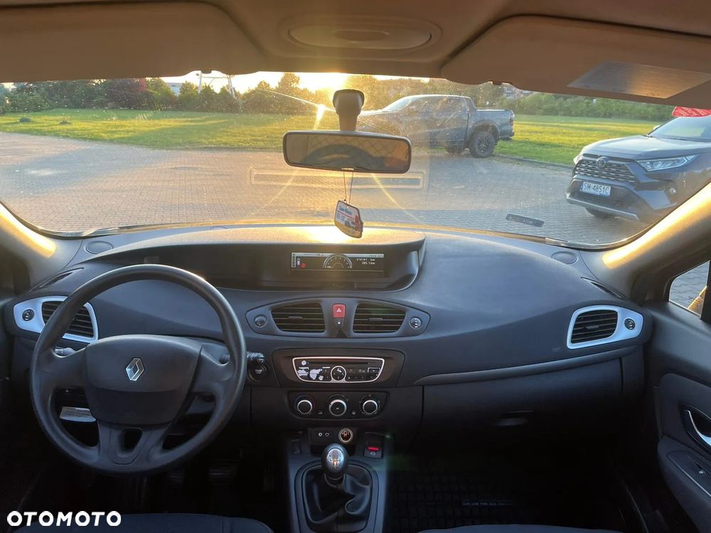 Renault Scenic - 10