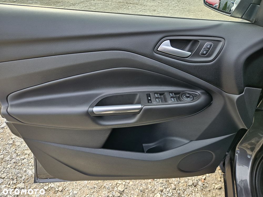 Ford Kuga - 19