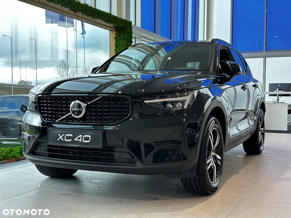 Volvo XC 40 B3 Plus Dark - 2