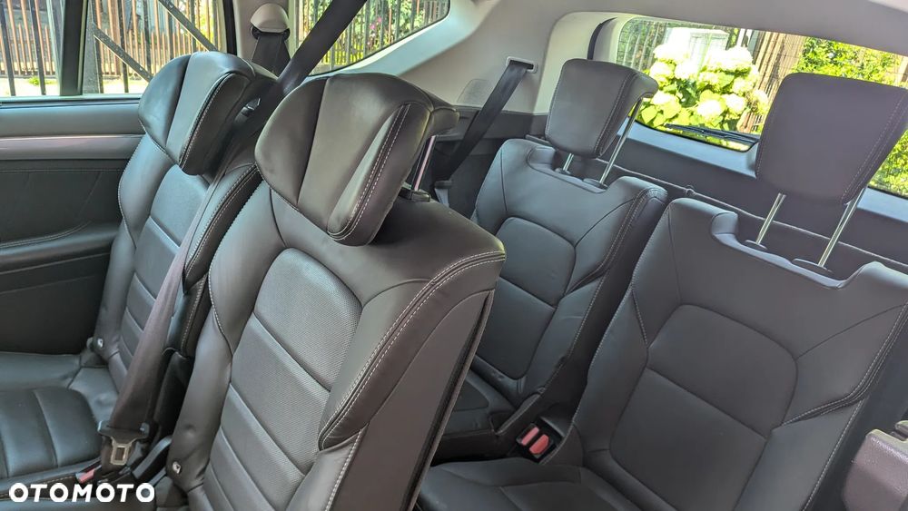 Renault Espace 1.6 dCi Energy Initiale Paris EDC 7os - 9