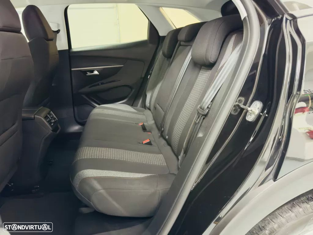 Peugeot 3008 1.5 BlueHDi Active - 45
