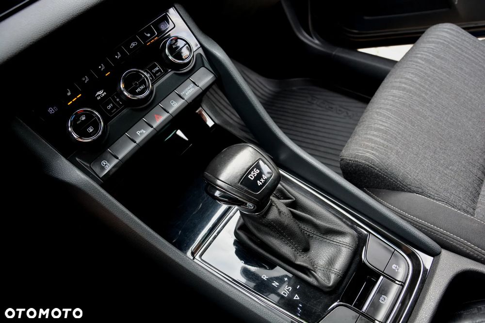 Skoda Karoq 2.0 TDI SCR 4x4 Ambition DSG - 35
