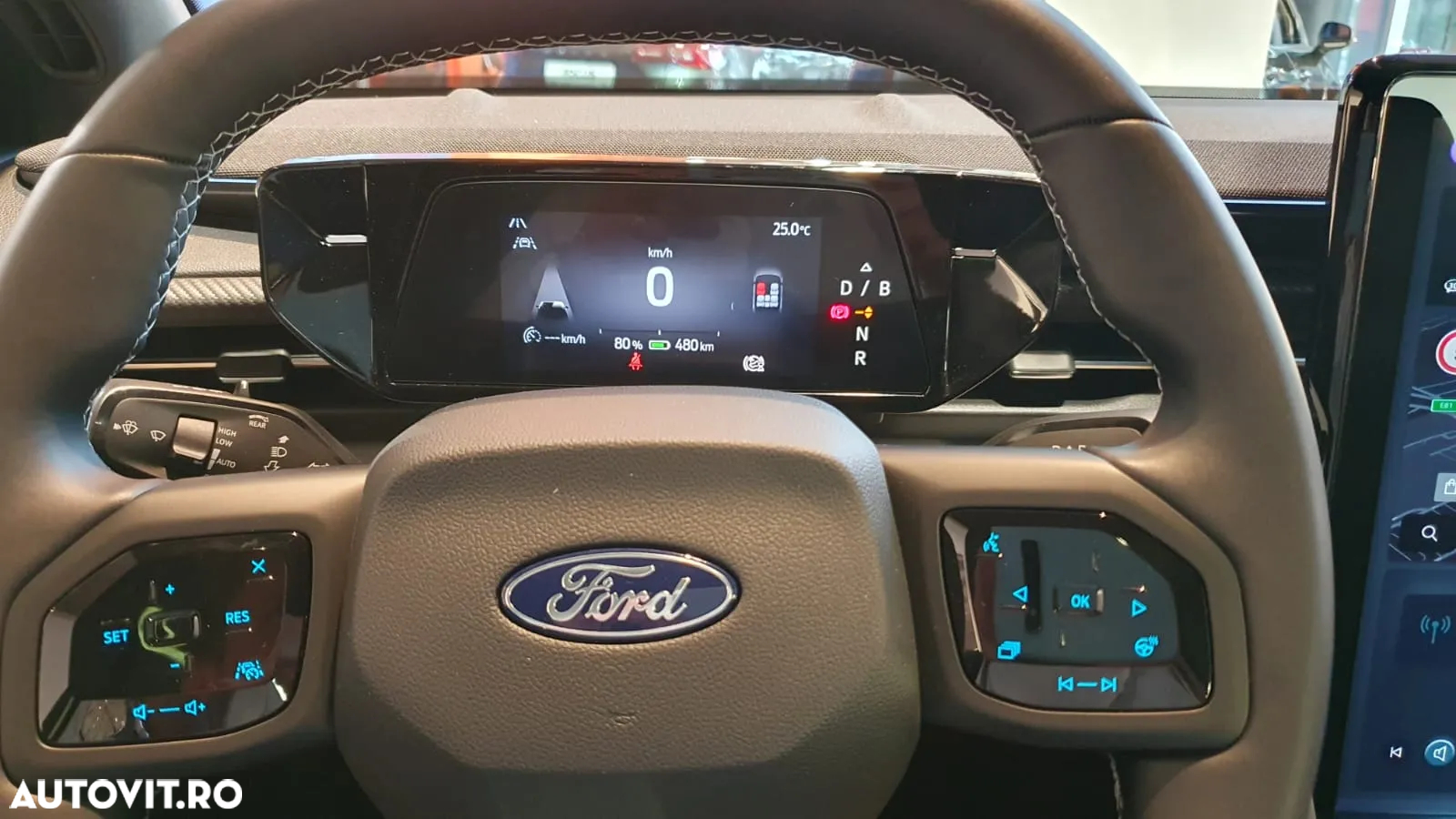 Ford Explorer RWD 77 kWh Extended Range Premium - 33