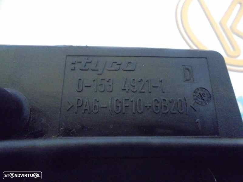 CAIXA RELÉS / FUSÍVEIS OPEL ASTRA H GTC 2004 -015349211 - 1