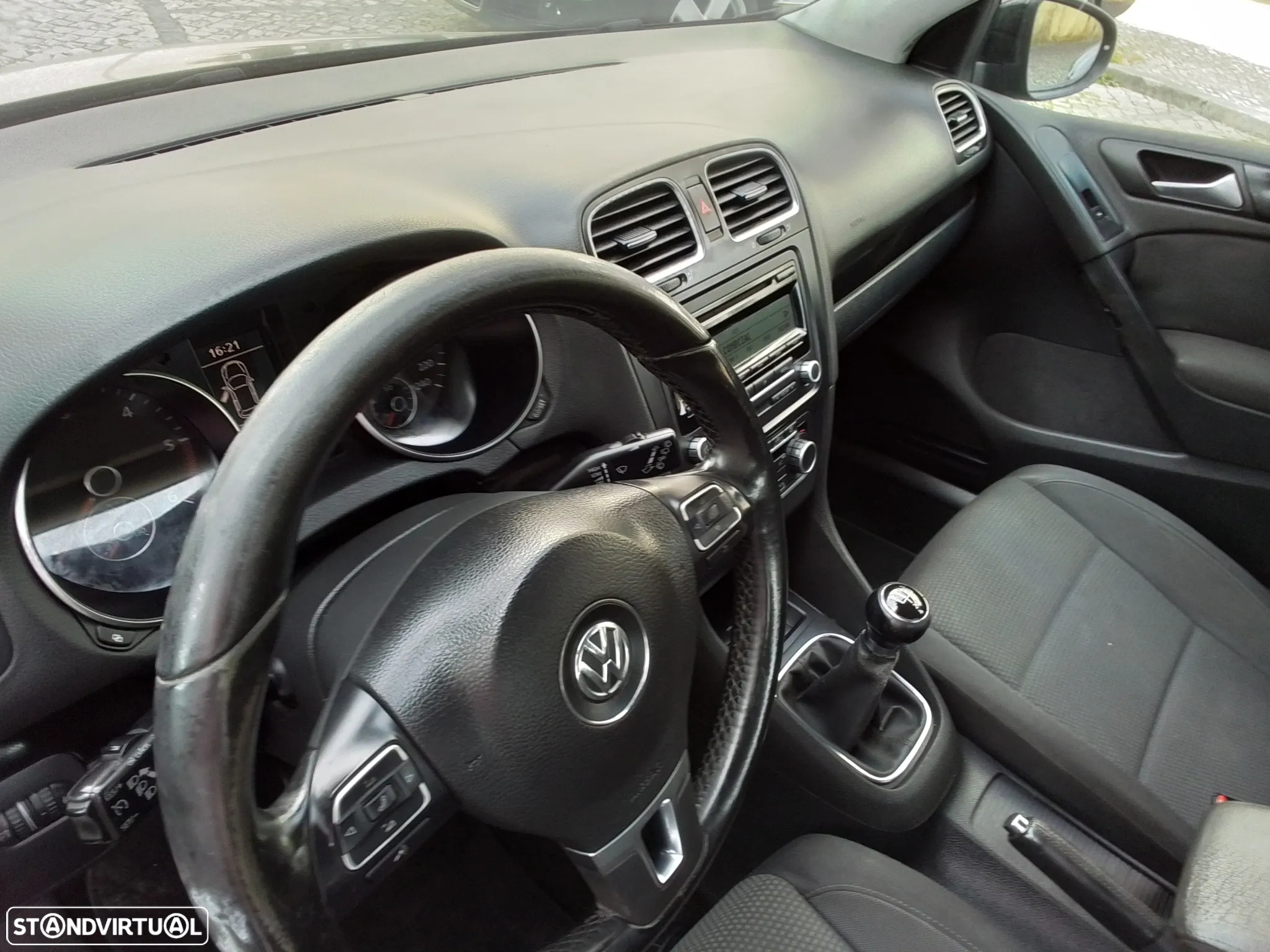 VW Golf 2.0 TDi Confortline - 11