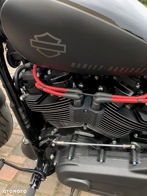Harley-Davidson Softail Street Bob - 10