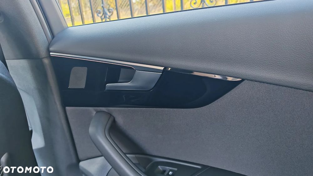 Audi A4 Limousine 35 TFSI mHEV Advanced S tronic - 17
