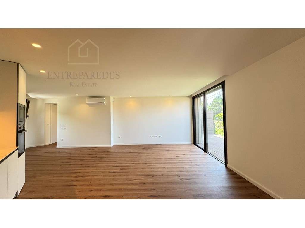 Apartamento T2 Novo com jardim, estacionamento e arrumo para compra... - Grande imagem: 4/43