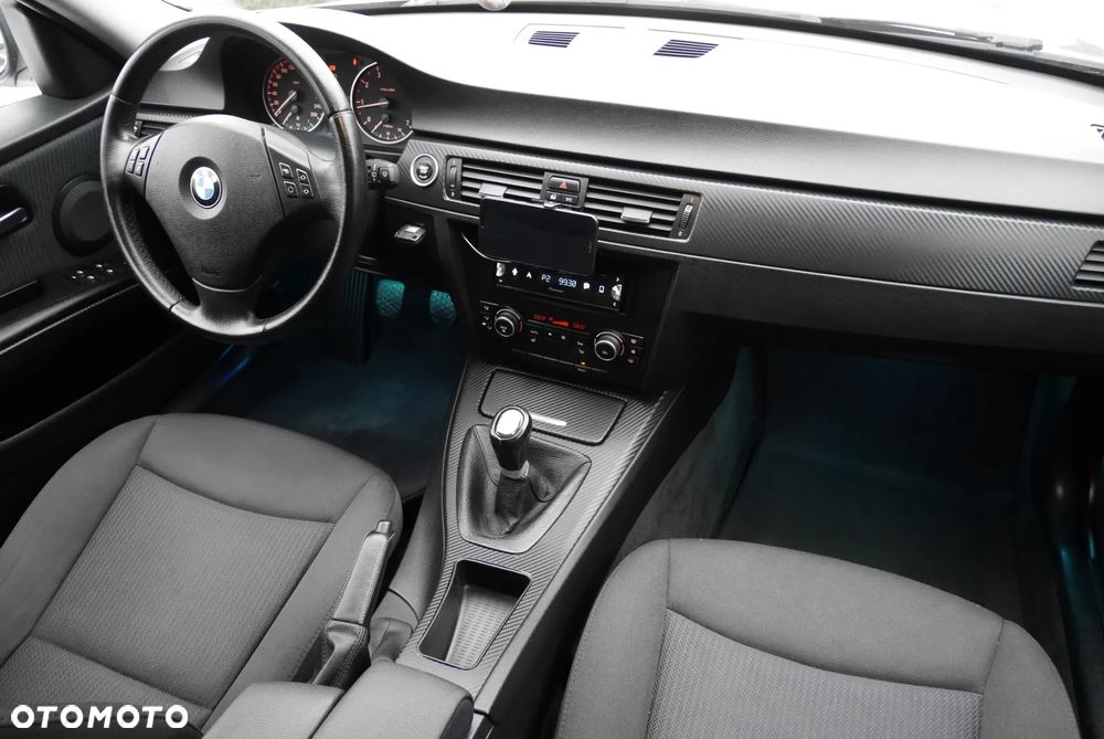 BMW Seria 3 318i - 20