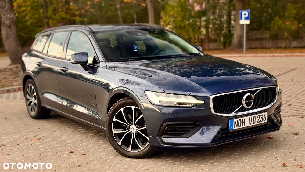 Volvo V60 B3 B DKG Momentum - 25