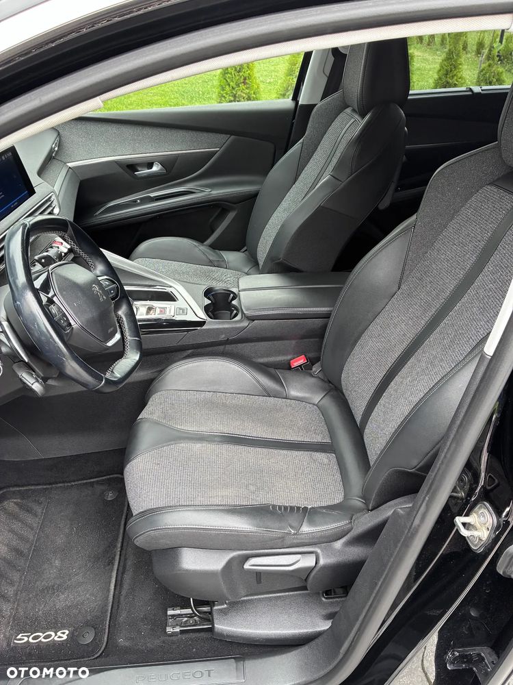 Peugeot 5008 1.6 PureTech Allure S&S EAT8 - 26