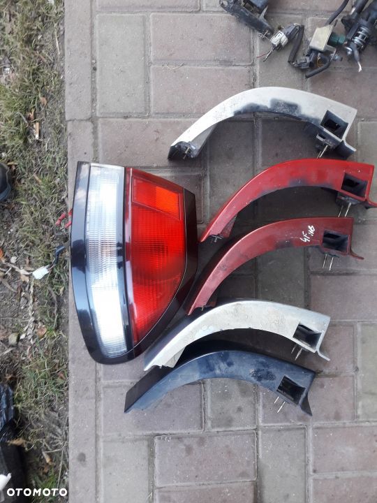 Mazda 626 HB Listwa pod Lampe tylna tył Prawa Lewa - 6