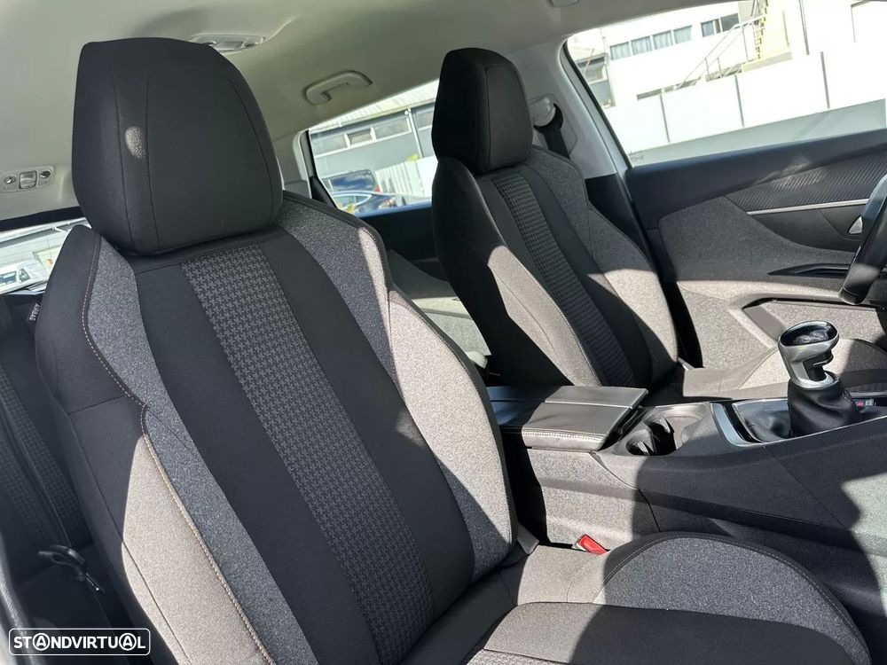 Peugeot 5008 1.2 PureTech Allure Pack - 54