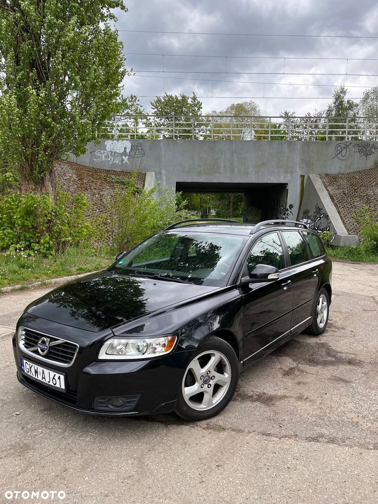 Volvo V50 D2 Momentum - 1