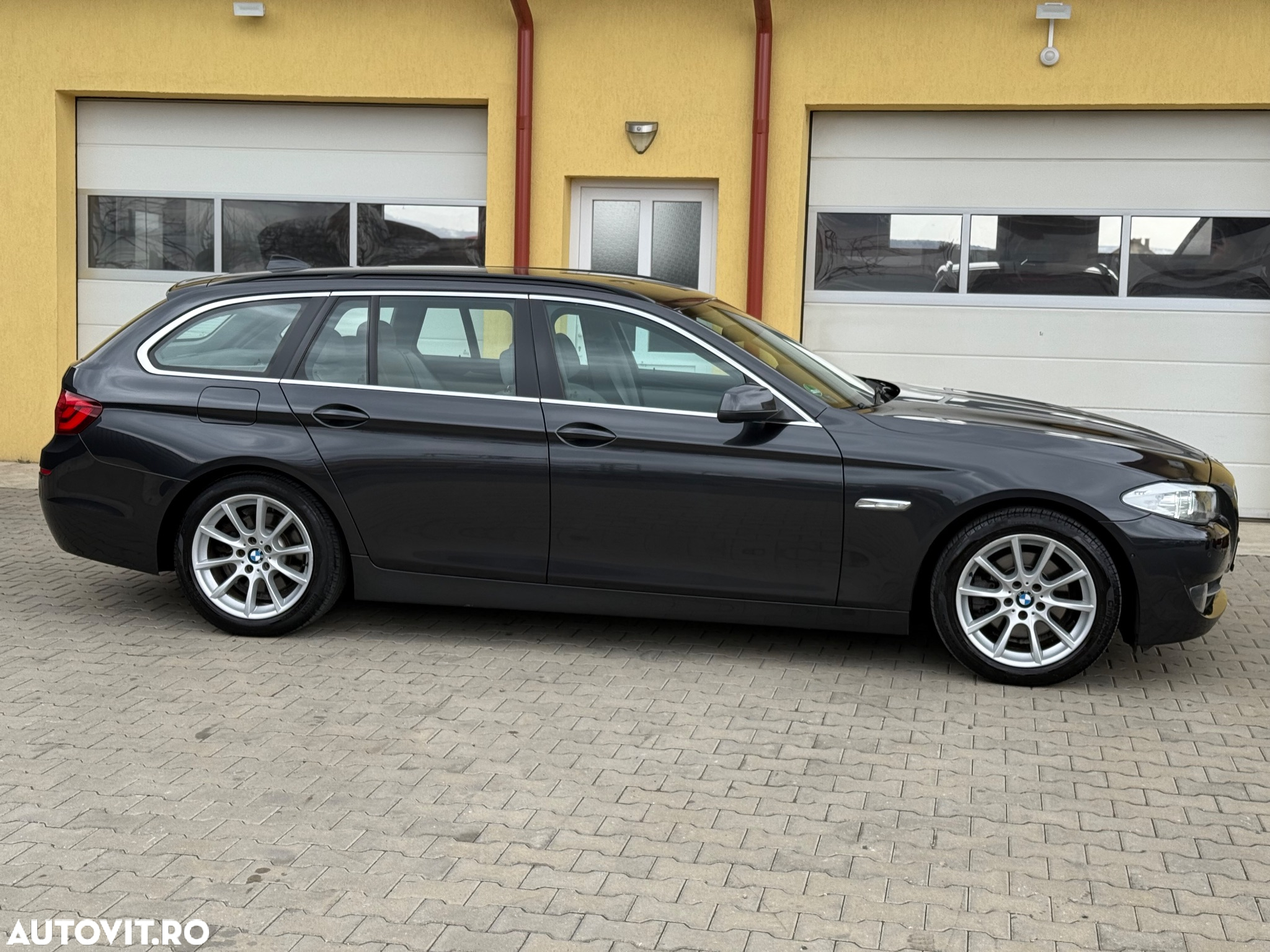 BMW Seria 5 520d Touring Aut. - 32