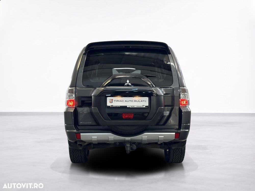 Mitsubishi Pajero - 5