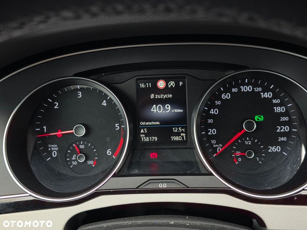 Volkswagen Passat 2.0 TDI Elegance DSG - 23