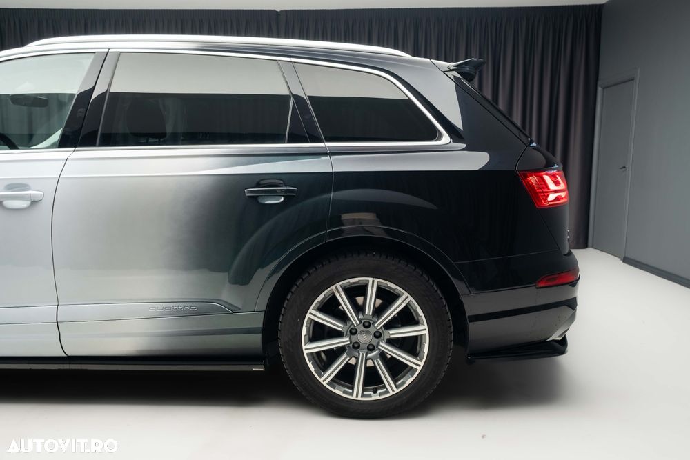 Audi Q7 ver-25t-awd-chequered-flag - 9