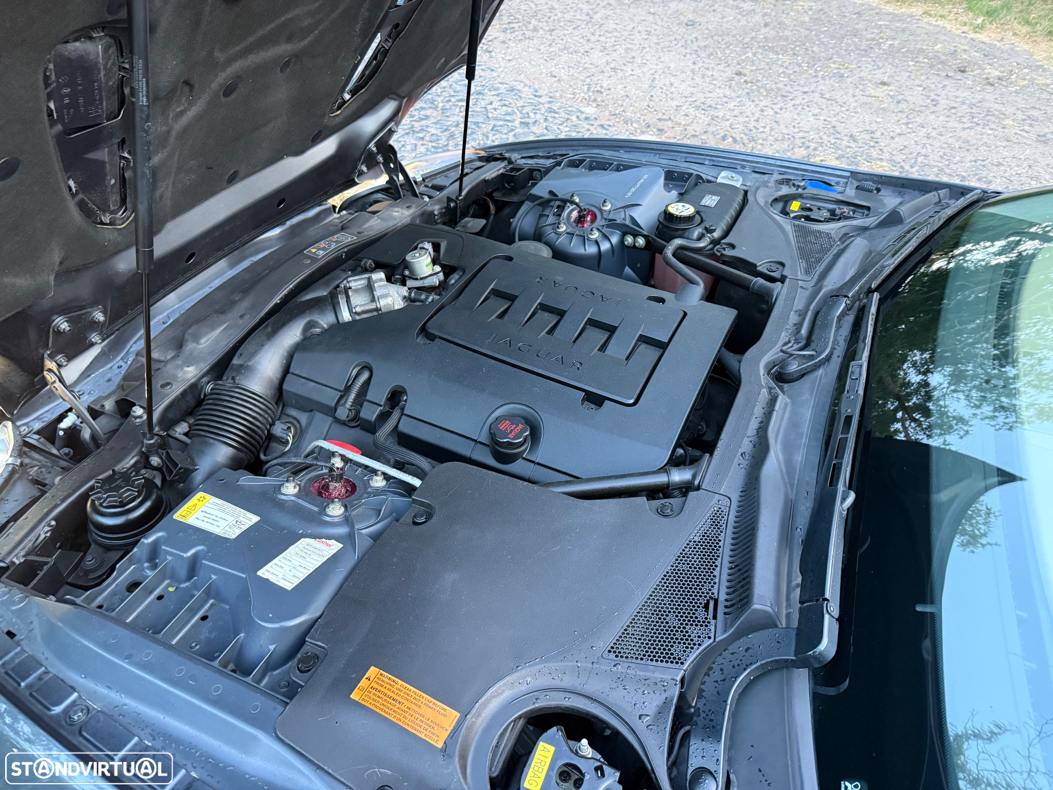 Jaguar XK 4.2 V8 Convertible - 19