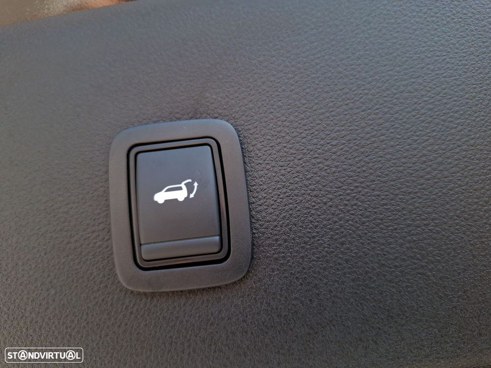 Renault 4 E-Tech 52 kWh Iconic Autonomia Conforto - 28