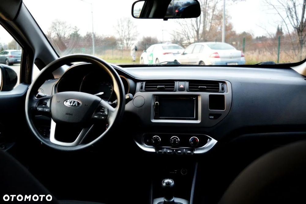 Kia Rio 1.2 Attract - 5