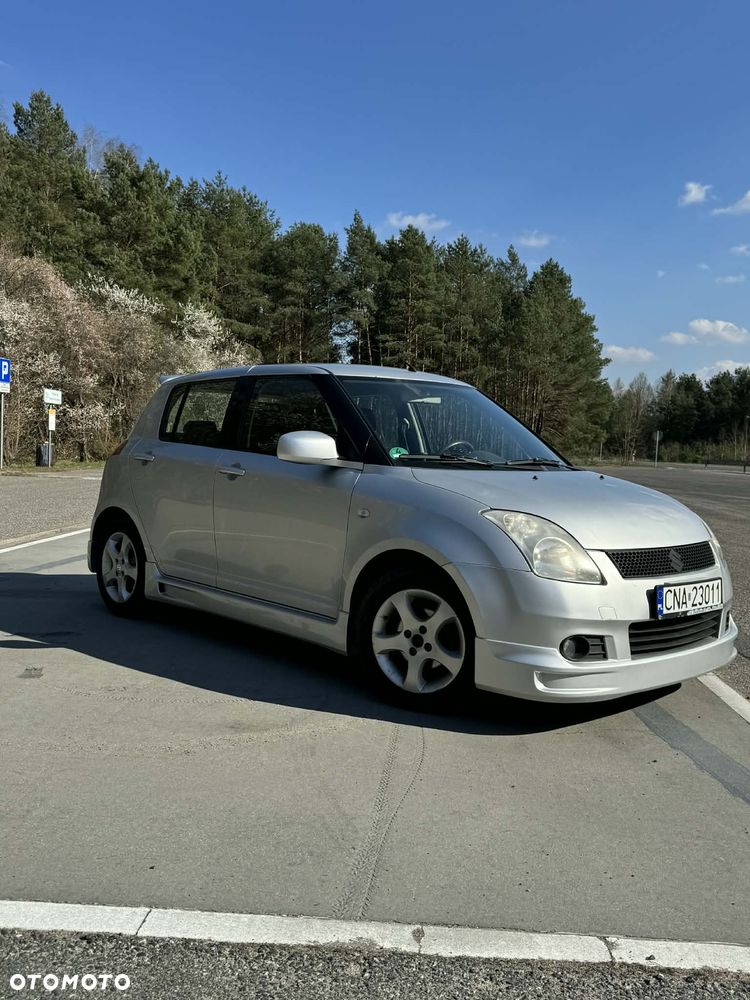Suzuki Swift - 1