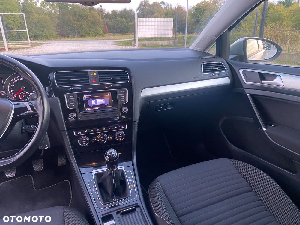 Volkswagen Golf - 5