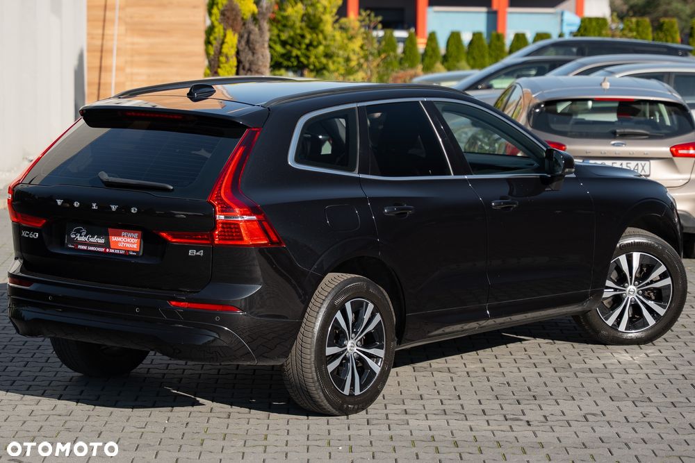 Volvo XC 60 B4 D Momentum Pro - 11