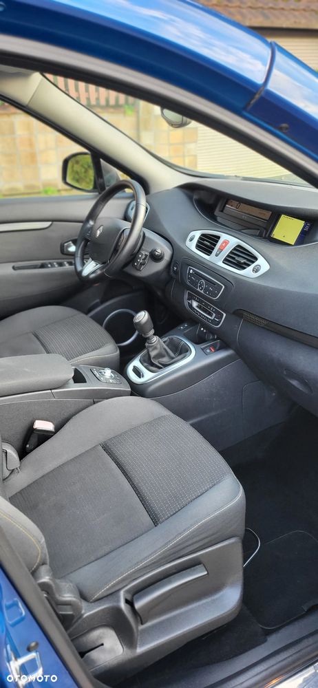 Renault Scenic 1.9 dCi Privilege - 12
