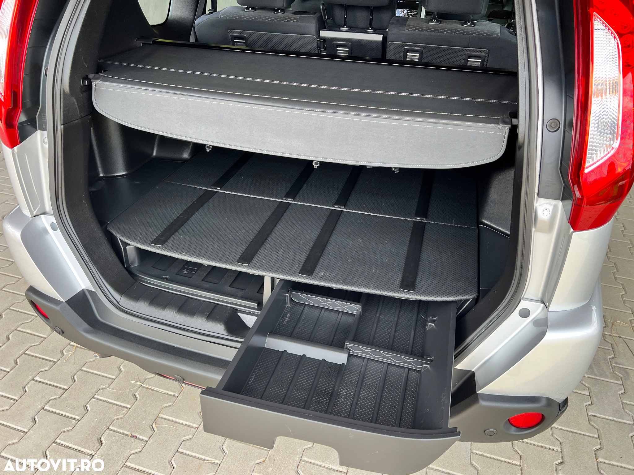 Nissan X-Trail 2.0 dCi 4x4 DPF LE - 12