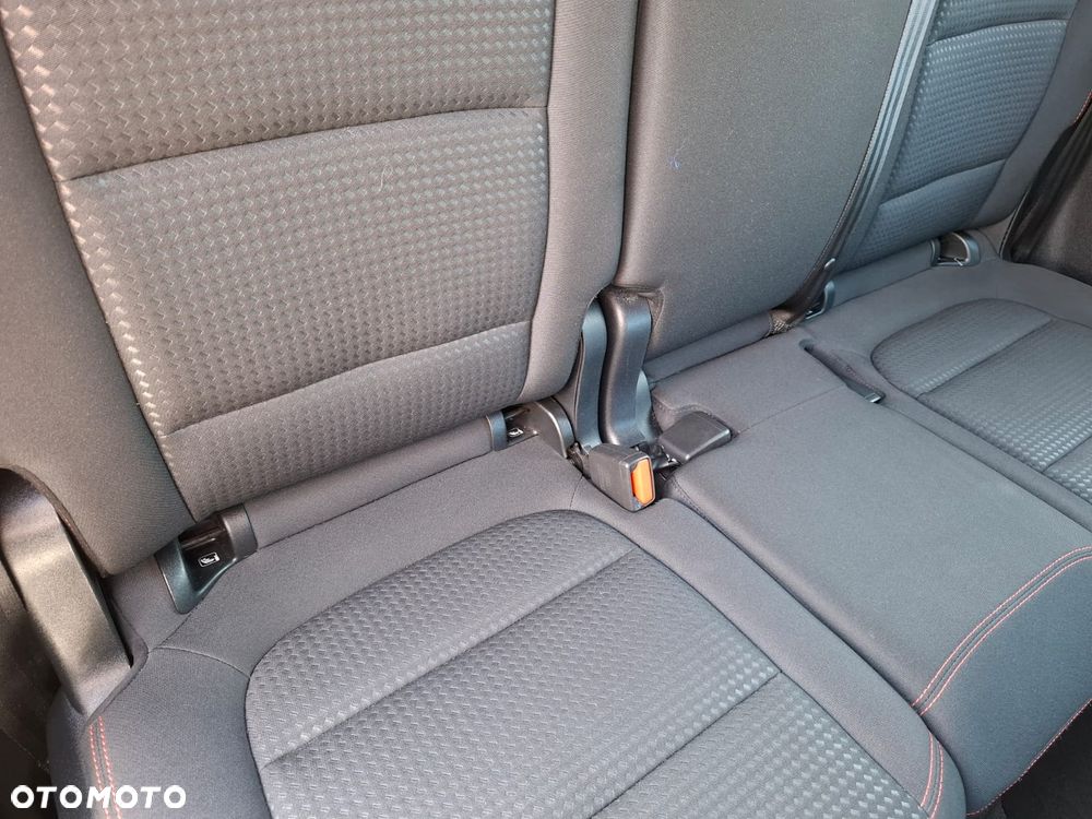 Ford Kuga 2.5P PHEV FWD ST-Line - 34