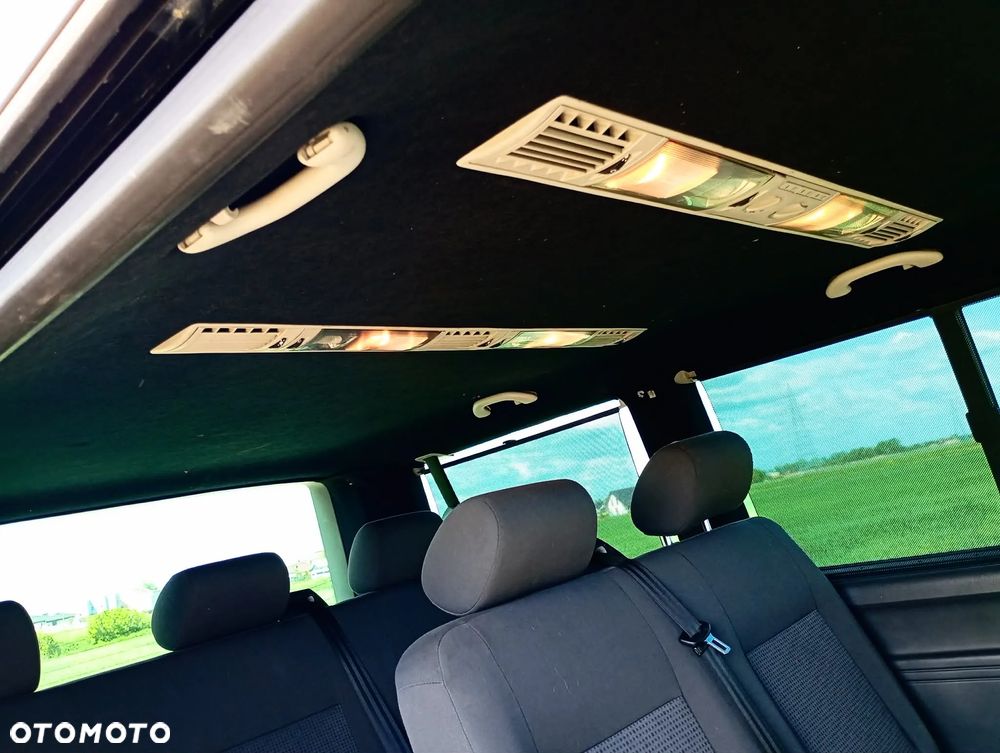 Volkswagen Transporter - 9