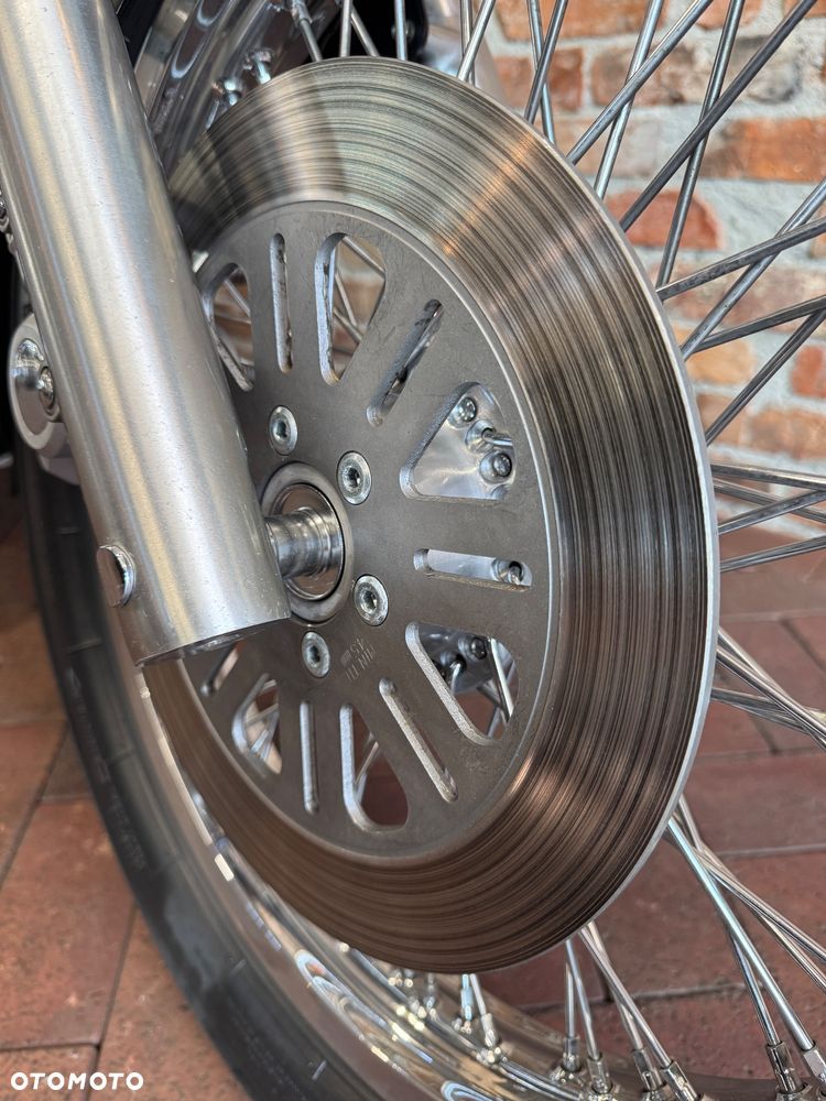 Suzuki Intruder - 11