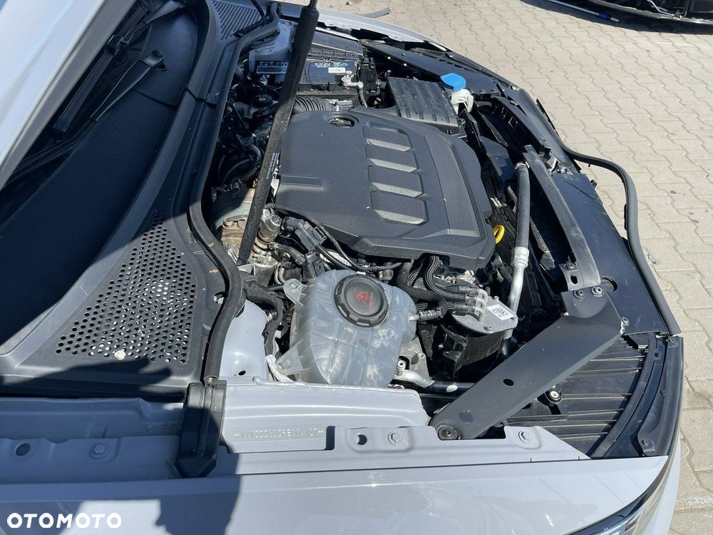 Volkswagen Passat Variant 2.0 TDI SCR DSG Conceptline - 13