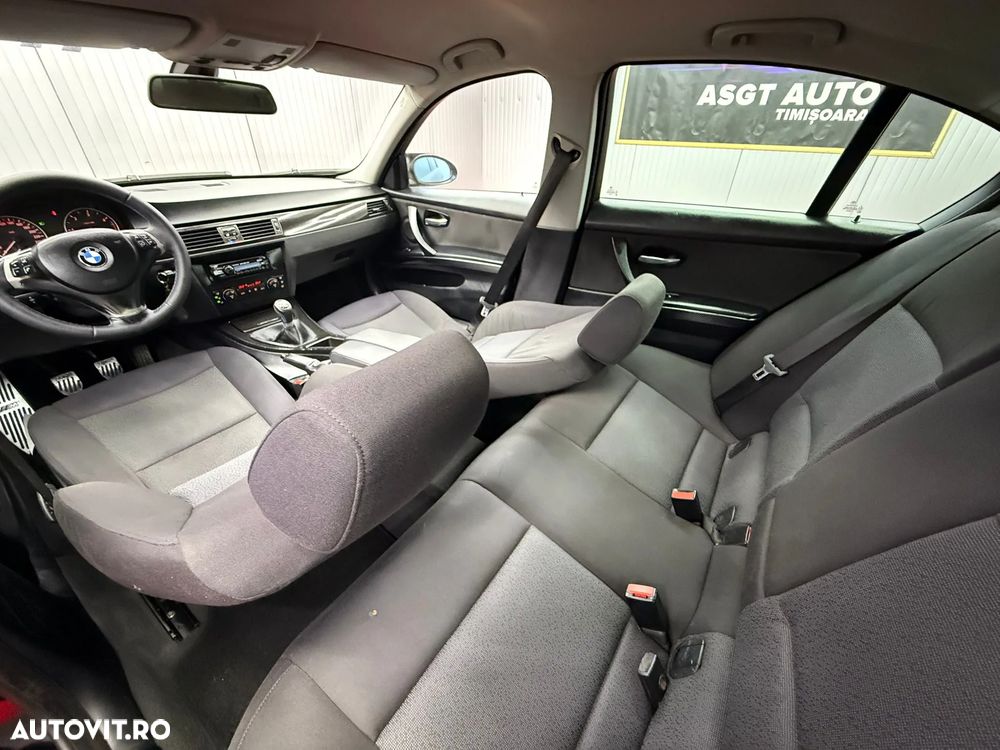 BMW Seria 3 320d Touring - 13