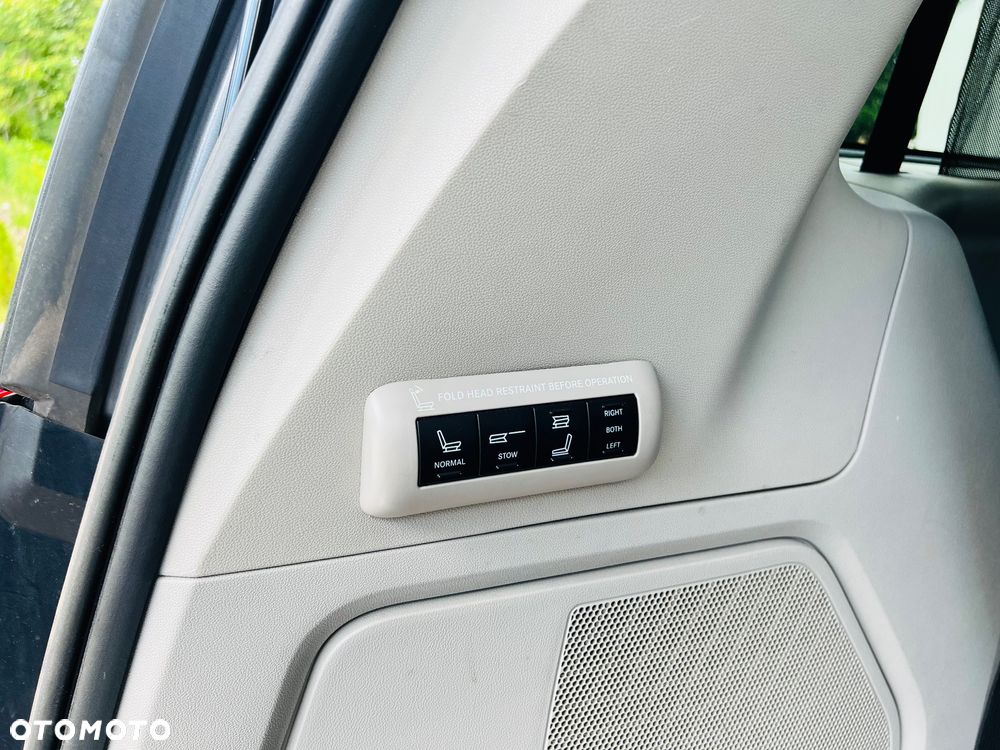 Chrysler Town & Country 3.6 Limited - 28