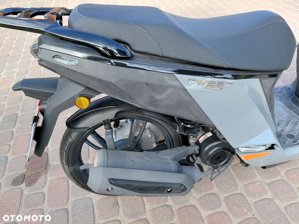 Peugeot Tweet - 11
