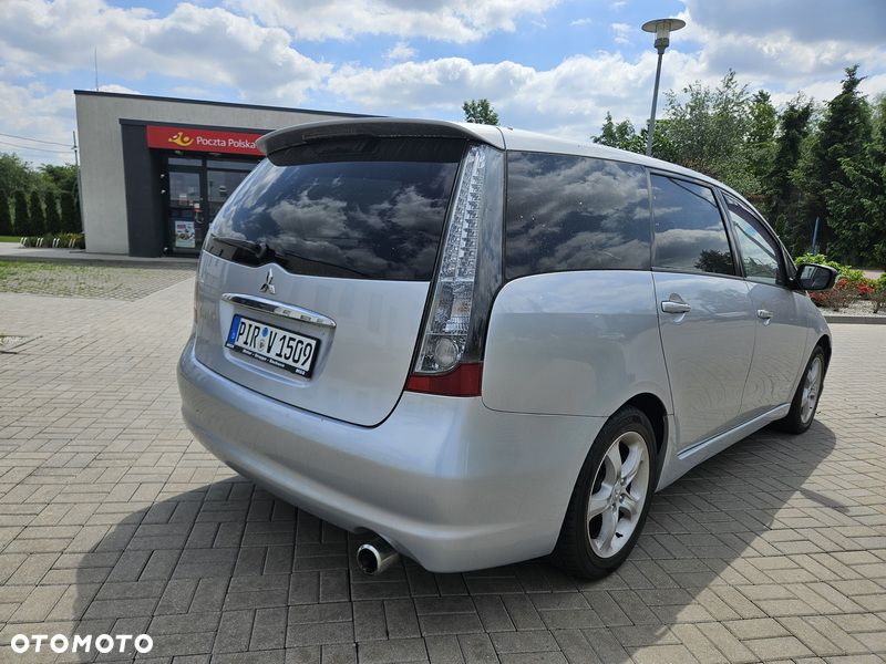 Mitsubishi Grandis 2.4 Intense - 3