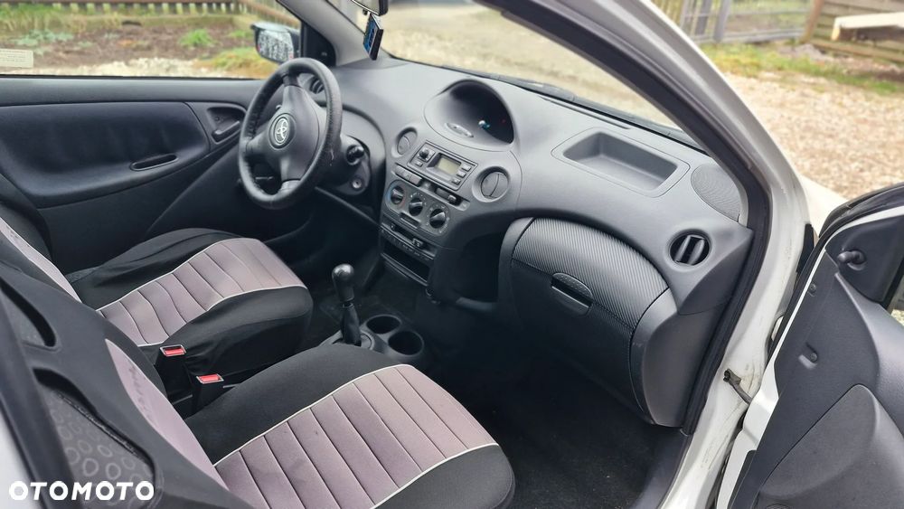 Toyota Yaris 1.0 Base - 5