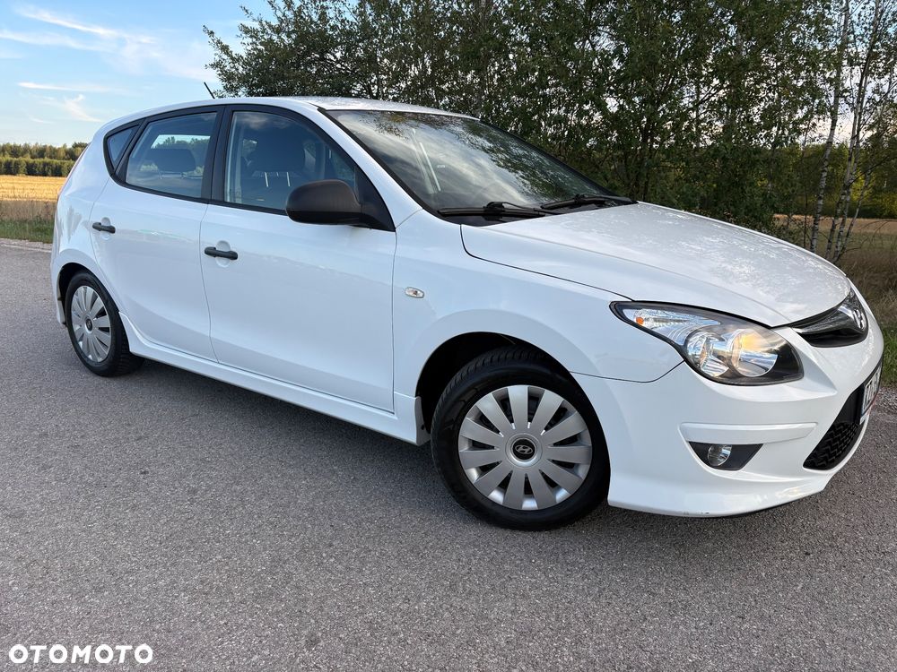 Hyundai i30 1.4 Base + - 11