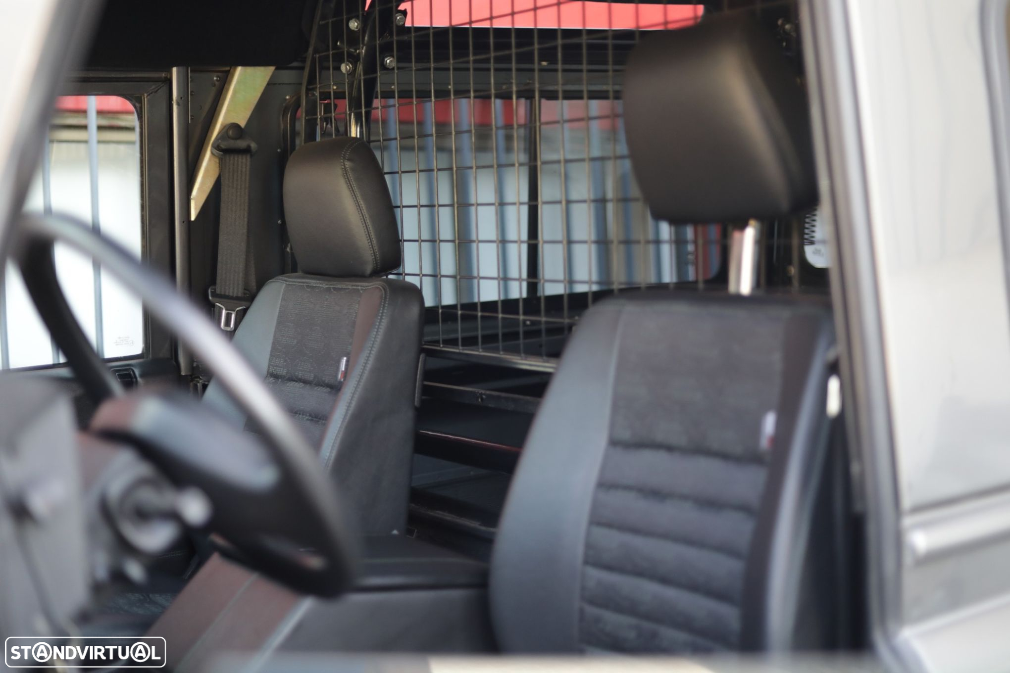 Land Rover Defender 90 2.5 TD5 Metal Top - 19