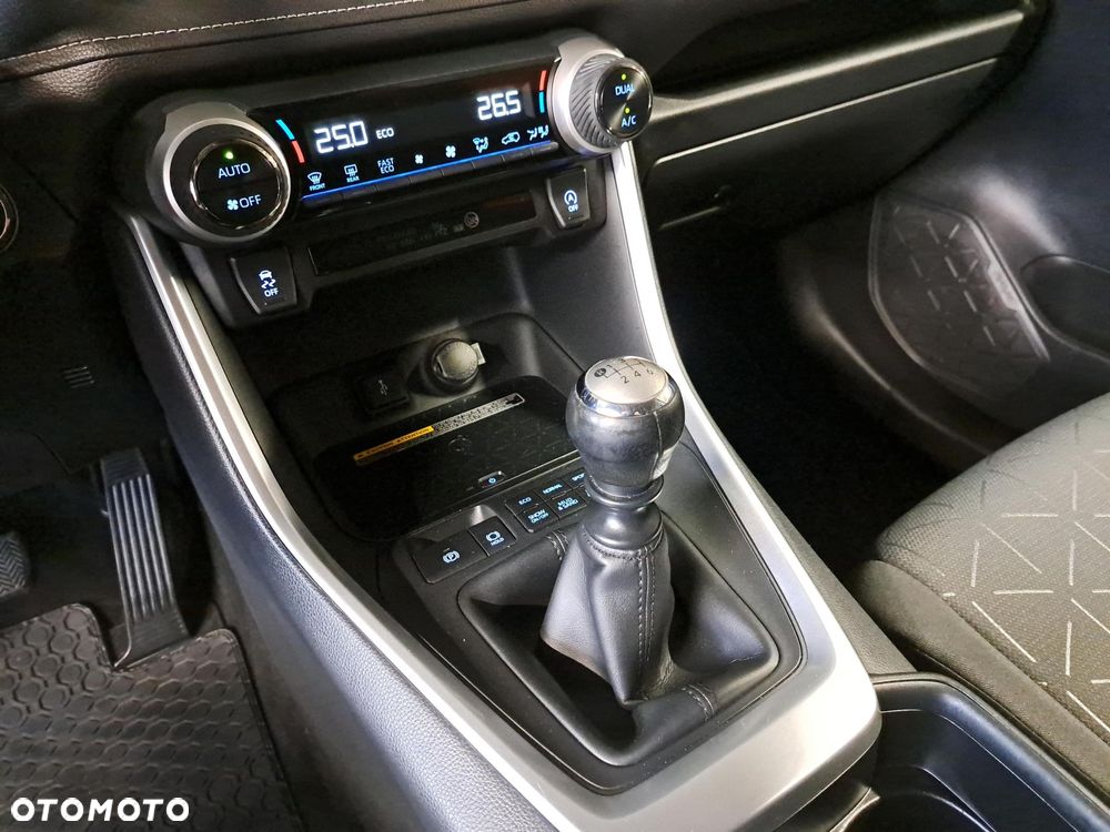 Toyota RAV4 2.0 Comfort 4x4 - 26