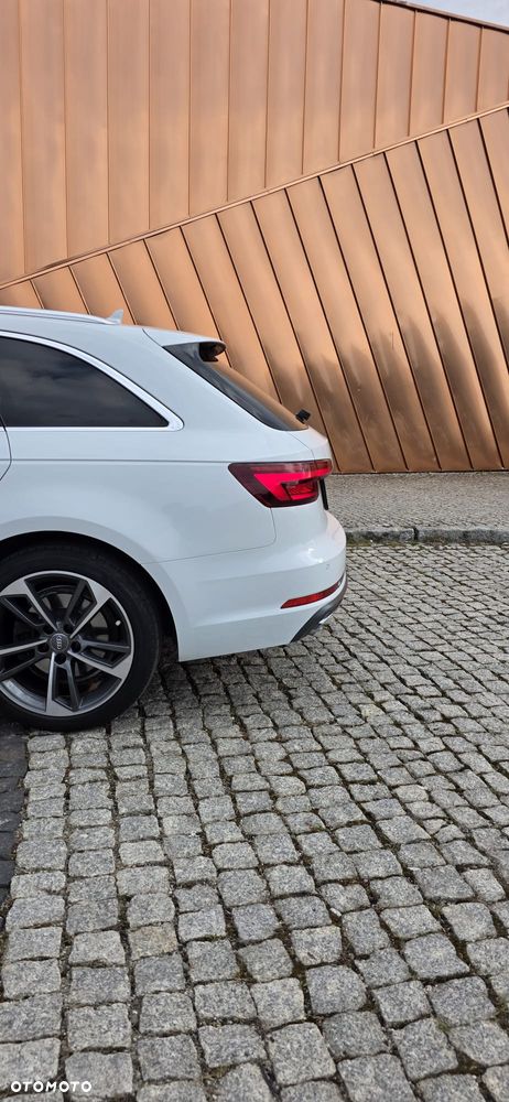 Audi A4 Avant 40 TDI quattro S tronic S line - 13