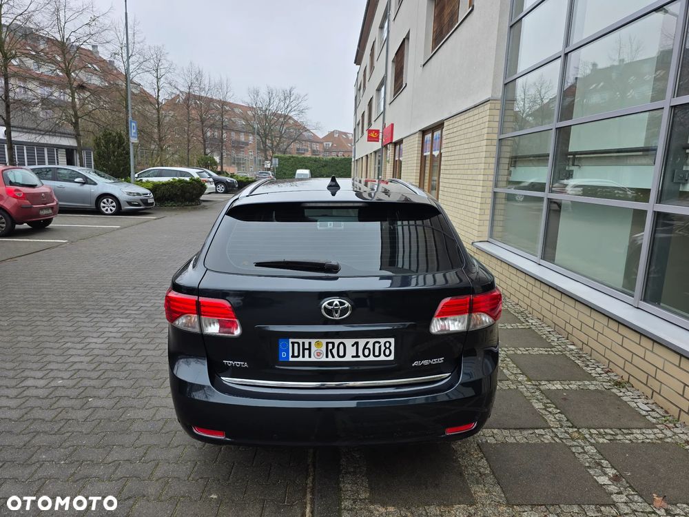 Toyota Avensis 1.8 Premium - 6