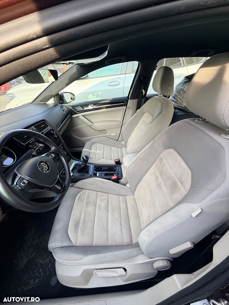 Volkswagen Golf 1.6 TDI Highline - 10