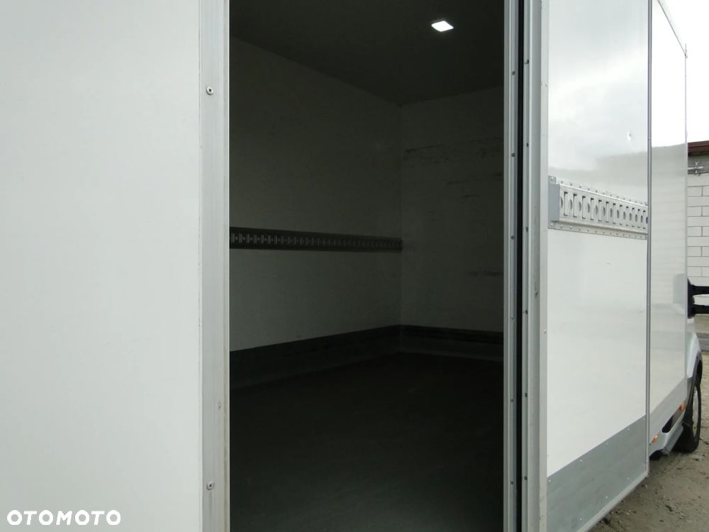 Ford Transit - 12