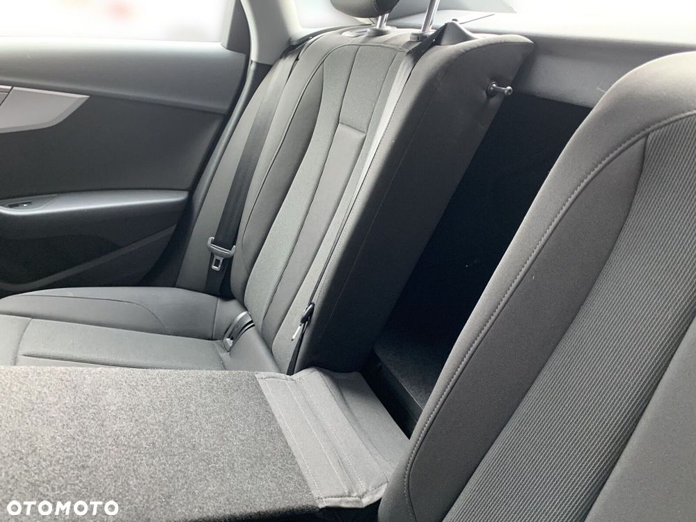 Audi A4 Limousine 35 TFSI mHEV S Line S tronic - 23