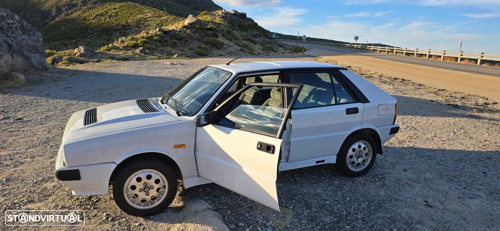 Lancia Delta 1.6 HF Turbo - 24